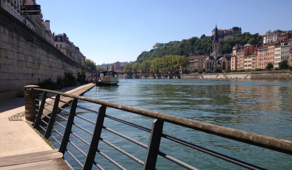 Going to the Confluence District by boat