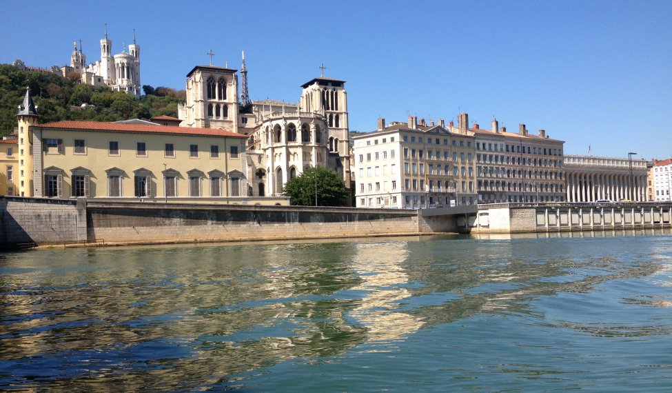 Going to the Confluence District by boat